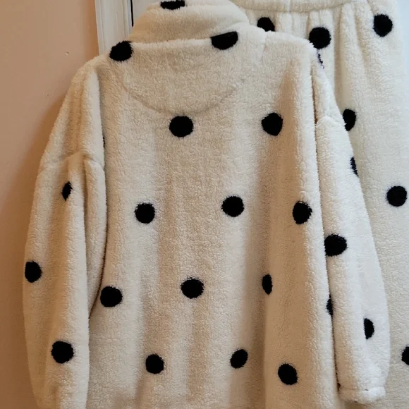 White and Black Polka Dot Pajama/Lounge Set Plush Intimates NWOT - Picture 8 of 8